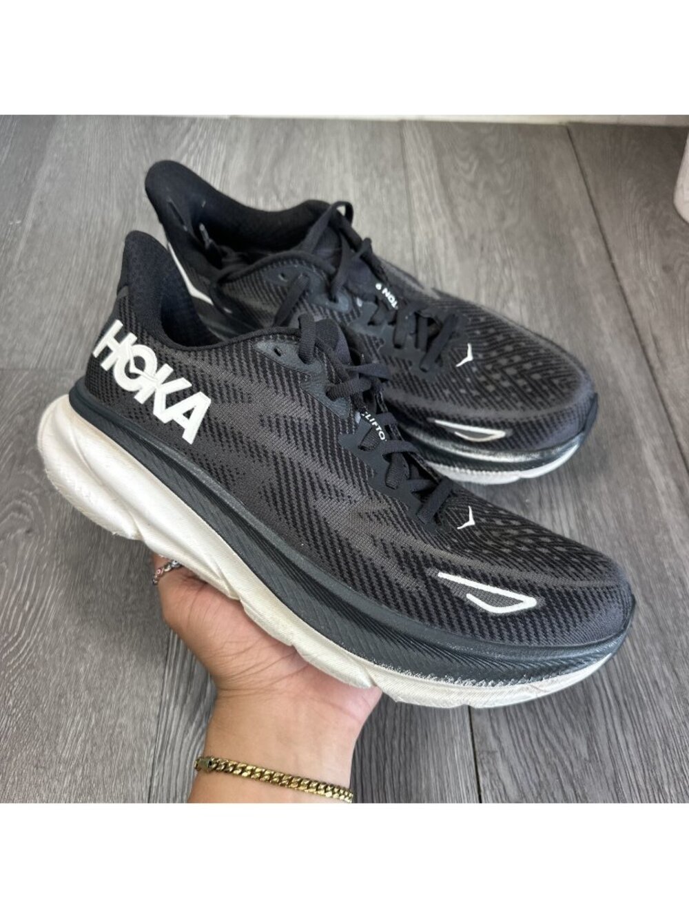Hoka One One Womens Clifton 9 1127896 BWHT Black Running Shoes Sneakers Sz 9 B